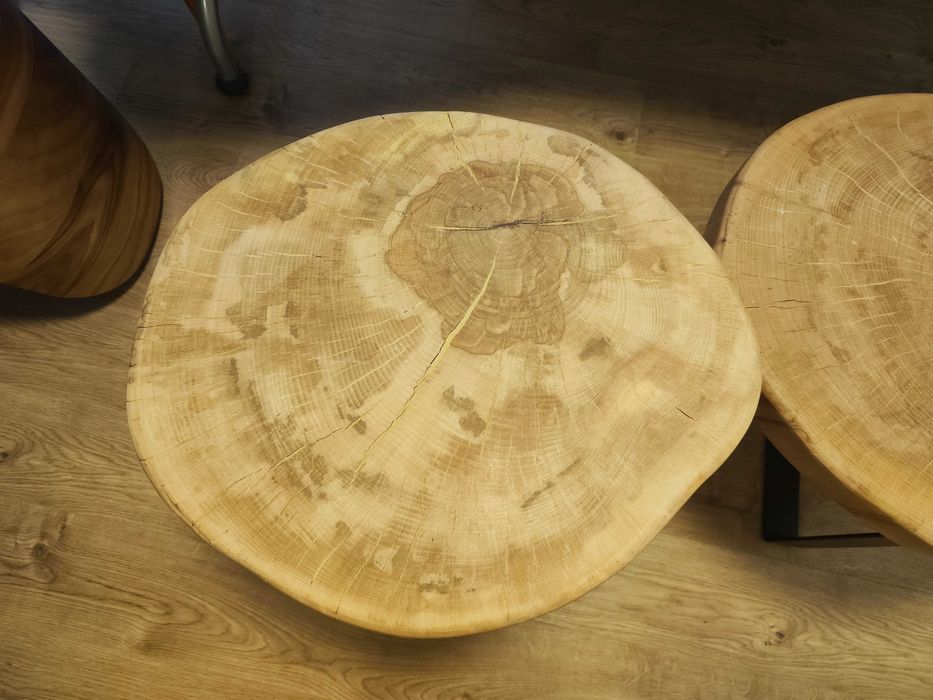 2х холни маси от масивно дърво (орех) и ковано желязо