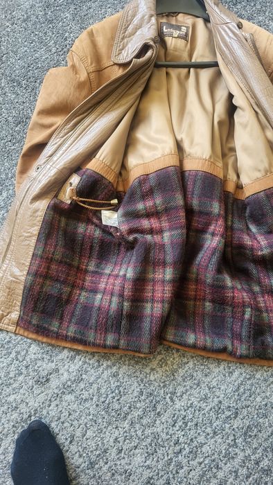 Scurta de piele -Loder punt