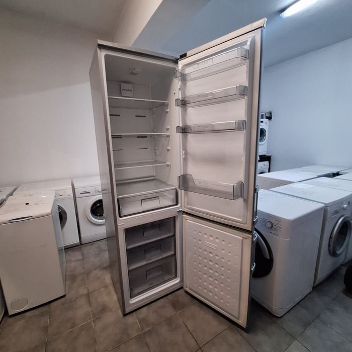 Combina frigorifică Arctic.