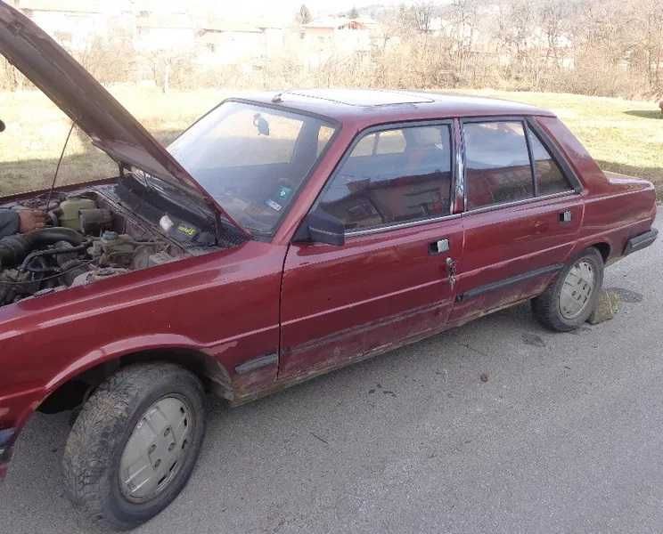 Продавам Пежо 305 /  Peogeout 305 на части