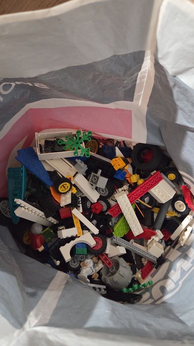 Vand Lego la Kilogram