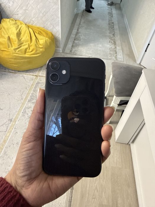 Айфон 11 в хорошем состояние