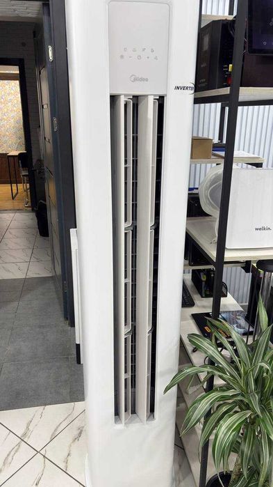 Колонный кондиционер FST 24000 btu inverter  Midea