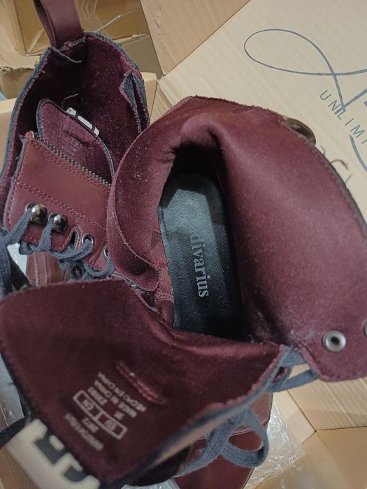 Продам ботинки женские