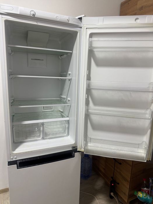 Холодилник сатылады