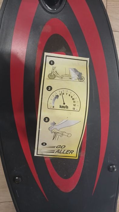 Trotinetă electrică Razor E100