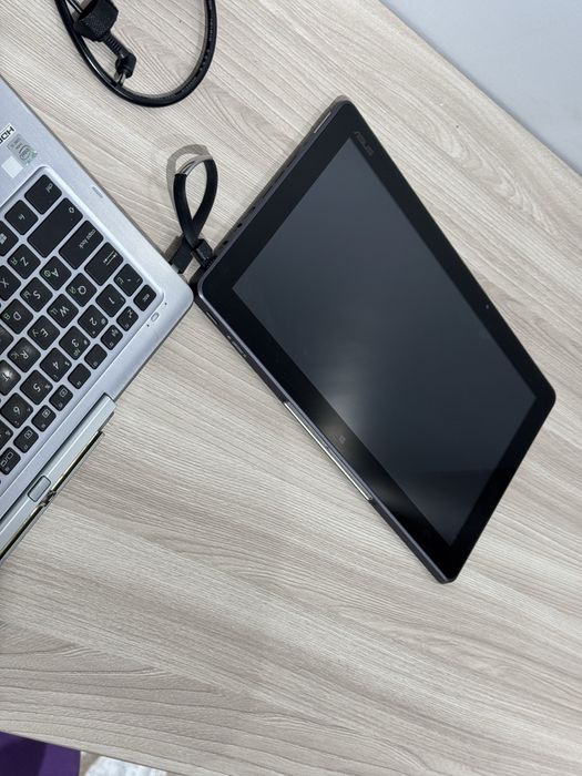 Ноутбук асус состояние пости новый ,