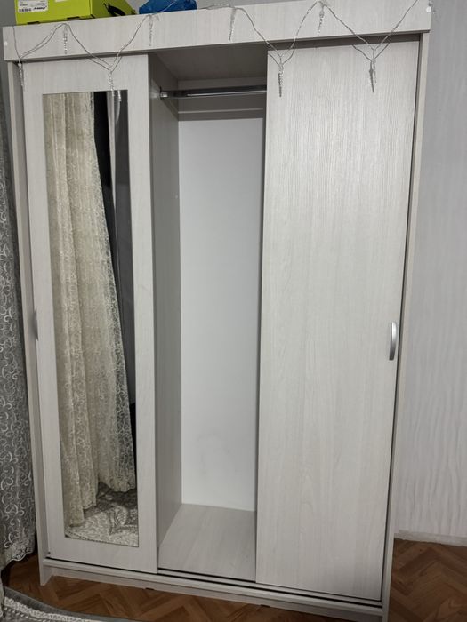 Шкаф купе белого цвета