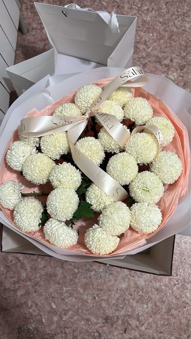 Продам букет помпон и метровые розы