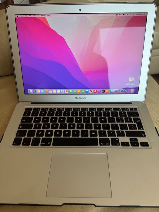 Продавам Mac Book Air