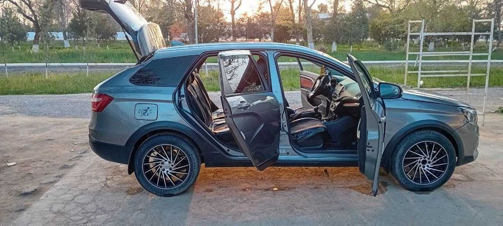 Lada vesta sw cross sotiladi