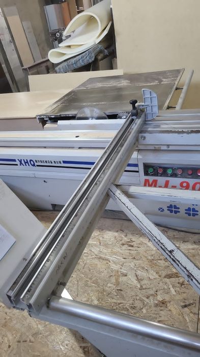 Форматно раскроичный станок