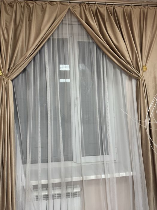 Комплект штор с карнизом