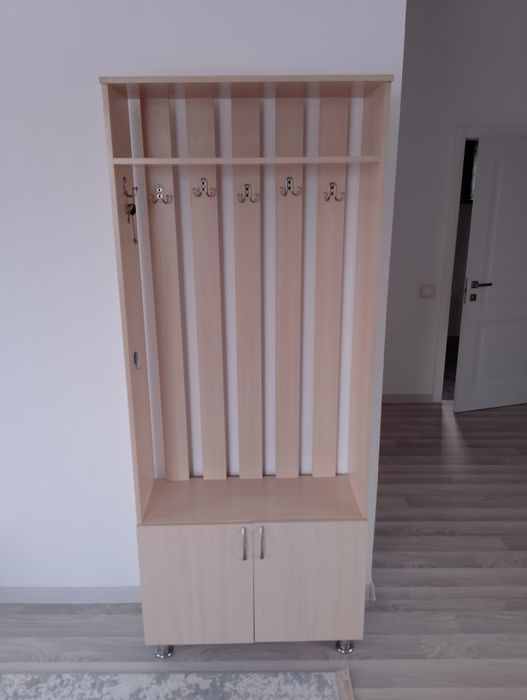 Прихожая с тумбой