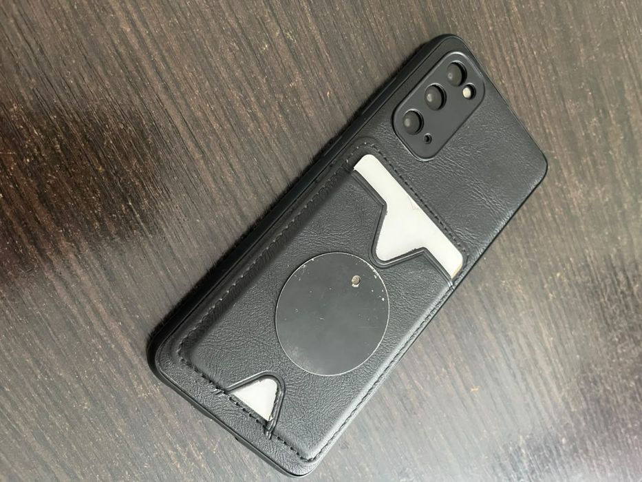 Продам Самсунг S20 (samsung S20)
