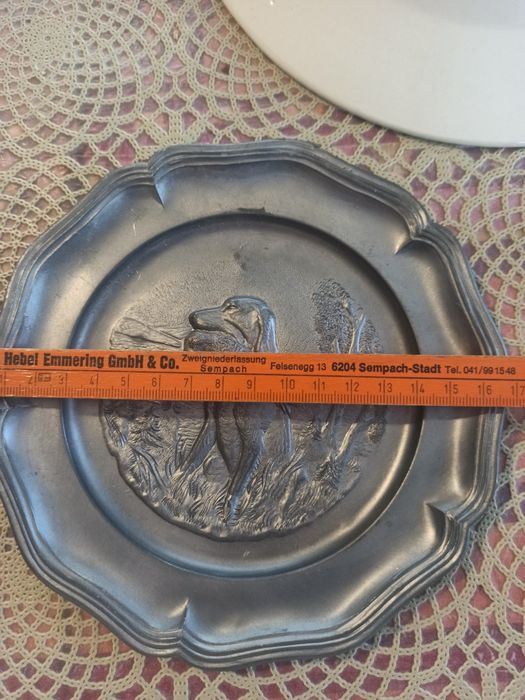 Чинии за стена антикварни