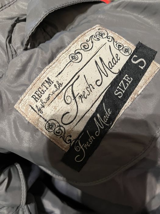 Vand geaca marimea S noua