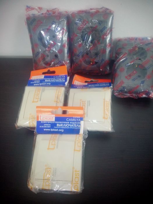 Продам выключатели, розетки