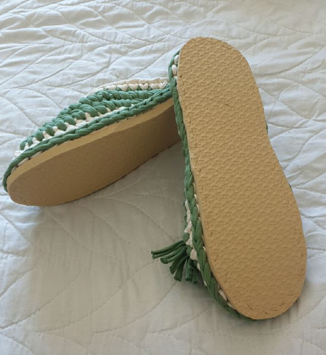 Домашние женские тапочки