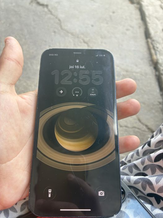 Vand Iphone 12 simplu negociabil