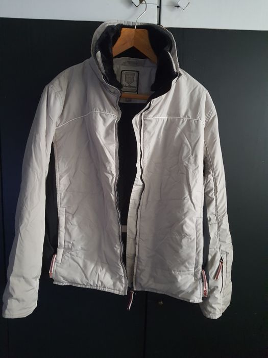 Марково импрегнирано яке с цип