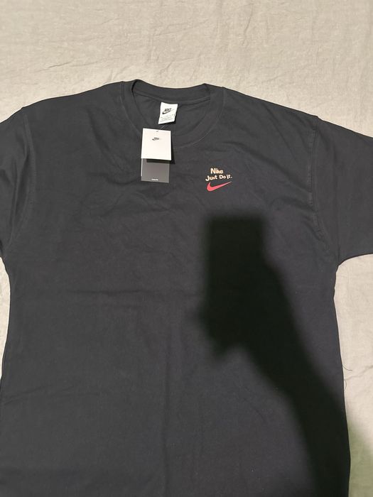 Нова тениска Nike