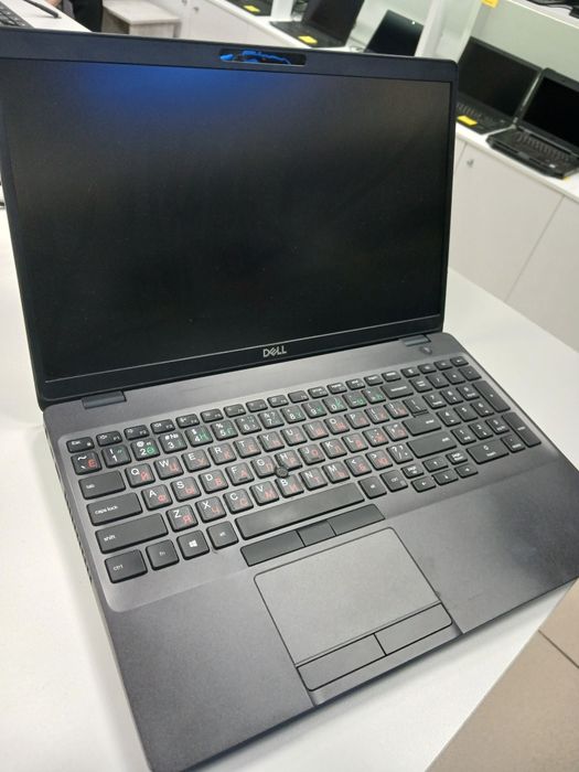 Ноутбук DELL 5500