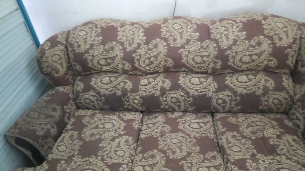 Отдам даром диван. Самовывоз
