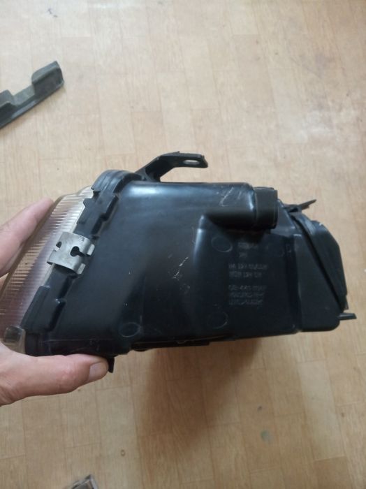 Десен фар за АУДИ  А4