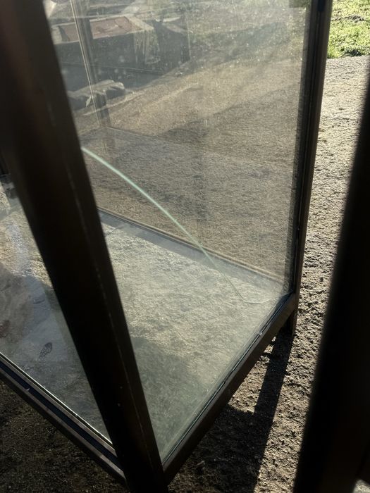 Продавам алуминиеви витрини / рафтове