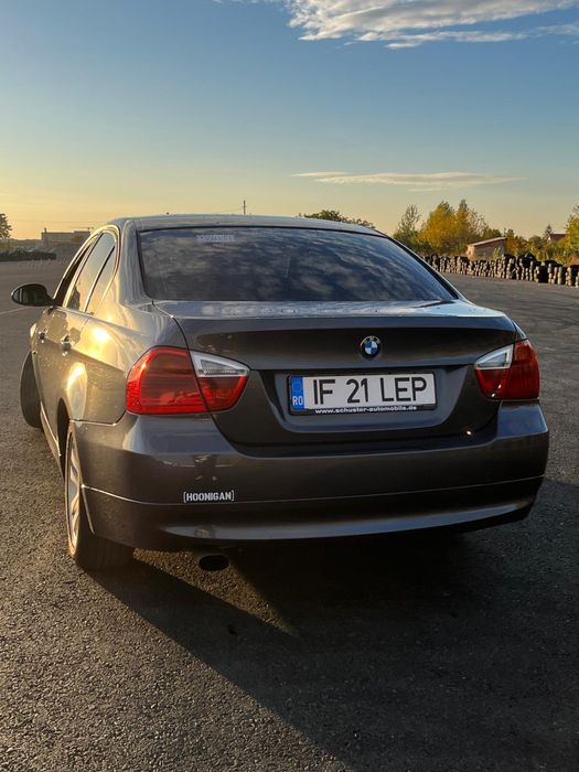 BMW Seria 3 E90 - 318i
