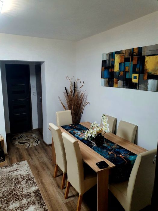 Apartament semidecomandat 3 camere