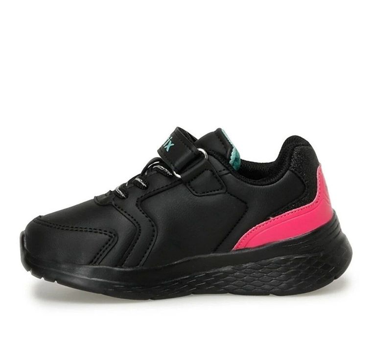 Продам детские кроссовки