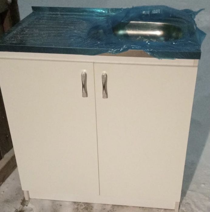 Продам новую мойку с тумбой , мойка есть с правой и левой стороны