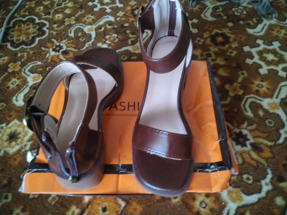 Продам летние босоножки