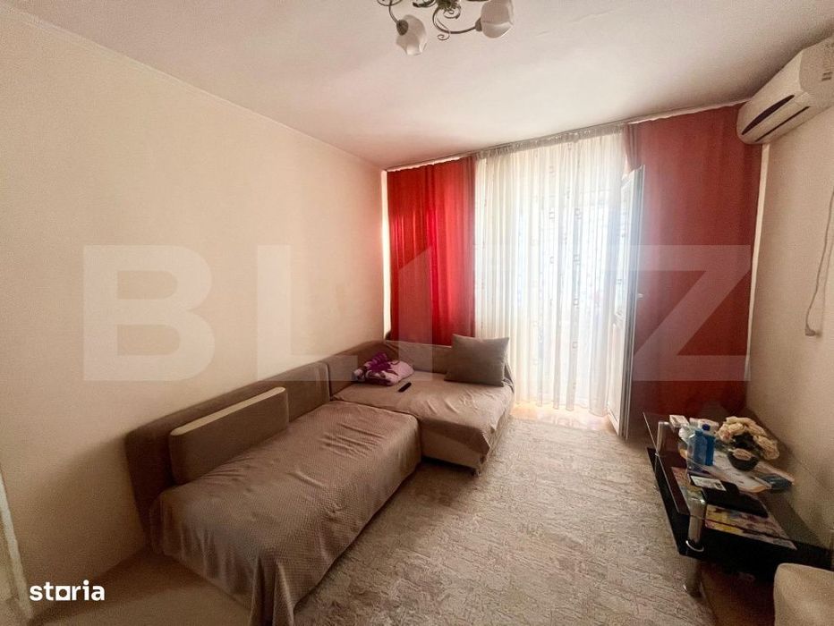Apartament 2 camere, semidecomandat, mobilat, cu loc de parcare zona -