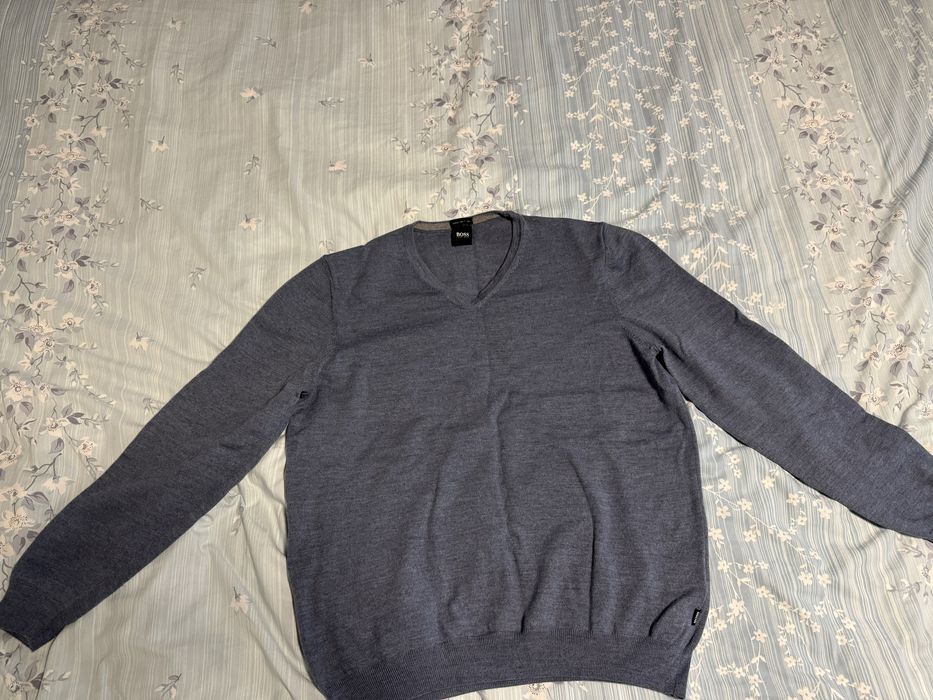 Vând Bluză Hugo Boss nouă