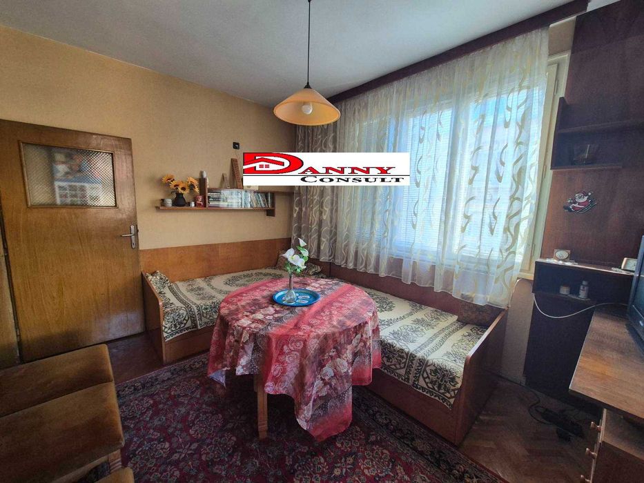 Тристаен апартамент в гр. В. Търново до Пожарната