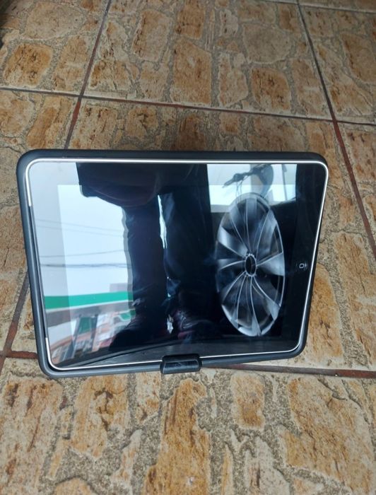 Suport tabletă auto