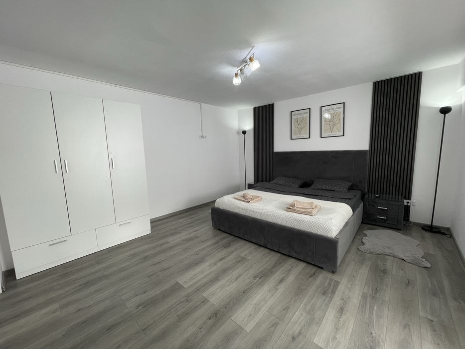 Inchiriez apartament cu 2 camere in regim hotelier zona ultracentrala