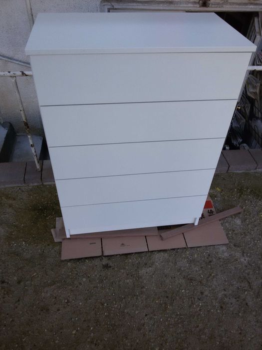 Скрин с 4 чекмеджета бял -сглобени