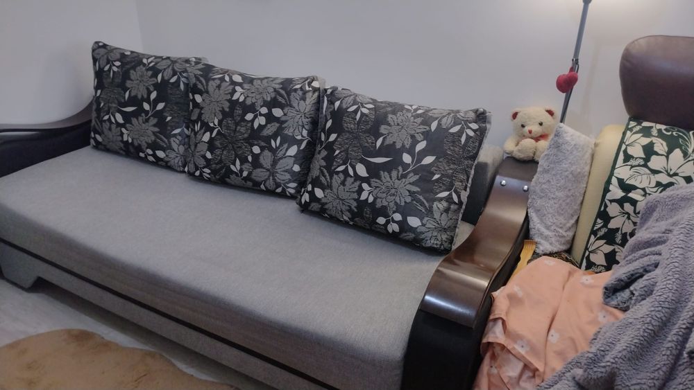 De Dat canapea extensibila stare foarte bună