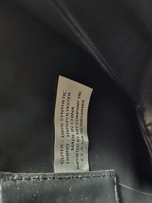 Geanta mov cu bareta