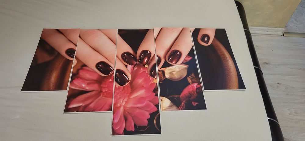 Картина -пано подходяща за салон за маникюр