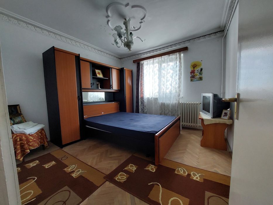 Proprietar. Vând apartament  2  camere Ploiești Nord (Cameliei) – Decomandat, 2 balcoane, vedere liberă