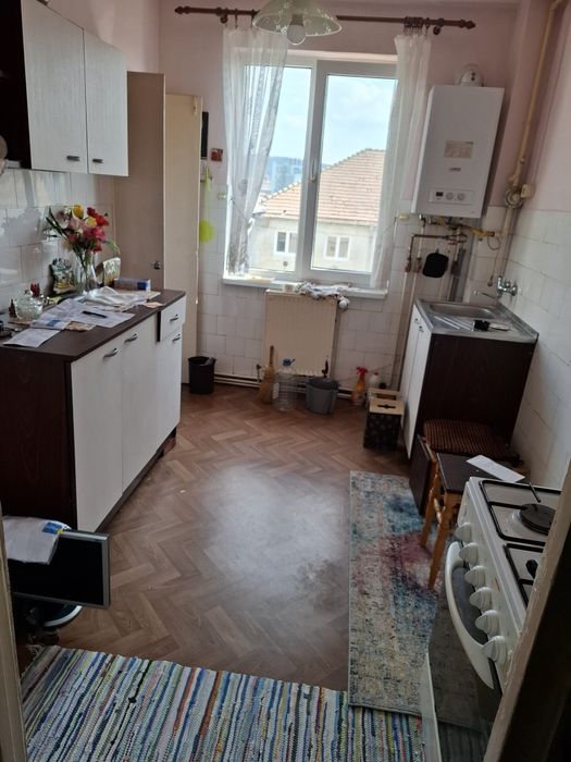 Apartament 3 camere - 72 mp