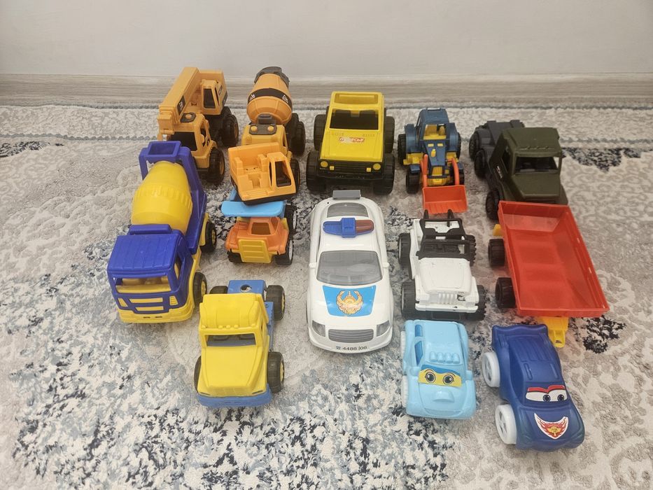 Продам игрушки машинки