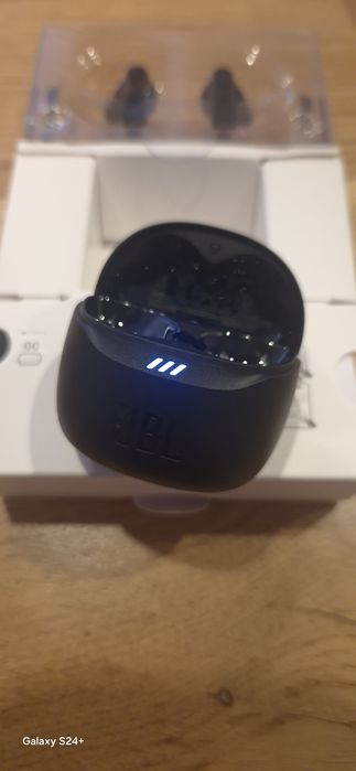 Căști Wireless JBL Tune Flex 2 - Noi, la cutie cu accesorii