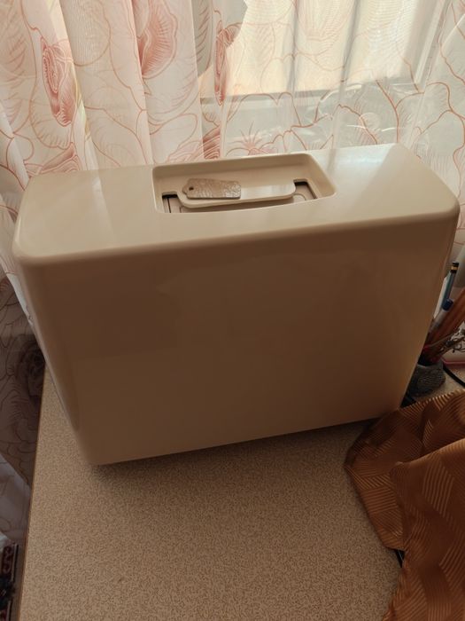 Швейная машинка Janome.
