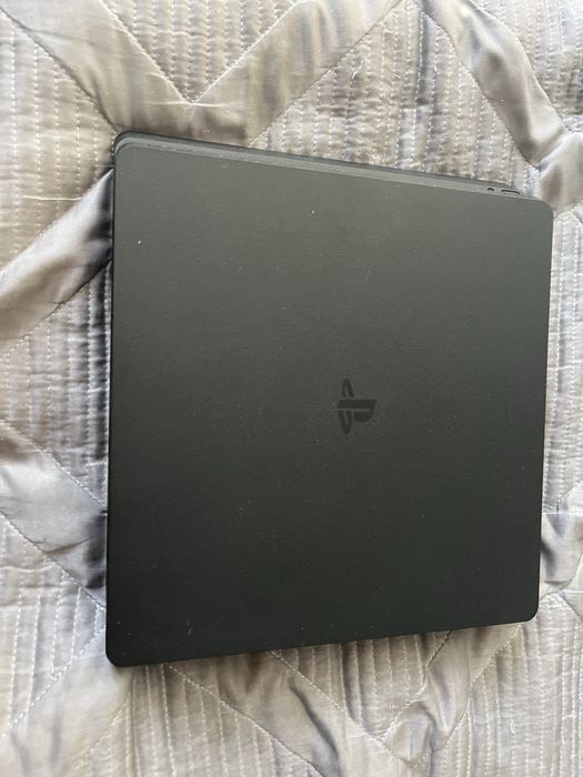Playstation 4 + 2 геймпада